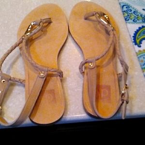 Dolce Vita Womens Tan Sandals size 7 1/2